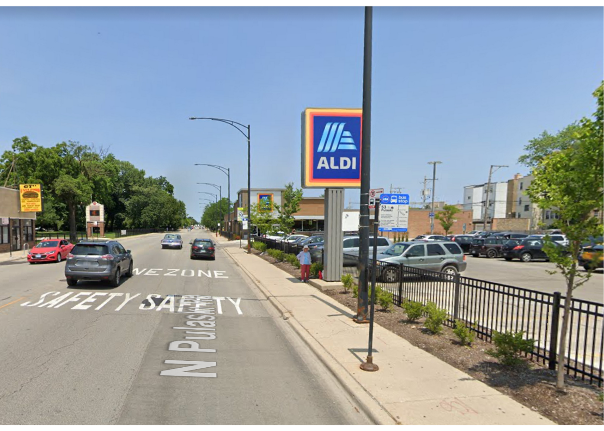 Image for 5.	Dos Bancos de Parada de Autobús para los Clientes que Viajan Diariamente al Supermercado y el “Distrito Comercial” en la Intersección de N. Pulaski Rd. y W. Argyle St.